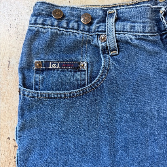LEI | vintage jean shorts - Picture 2 of 5